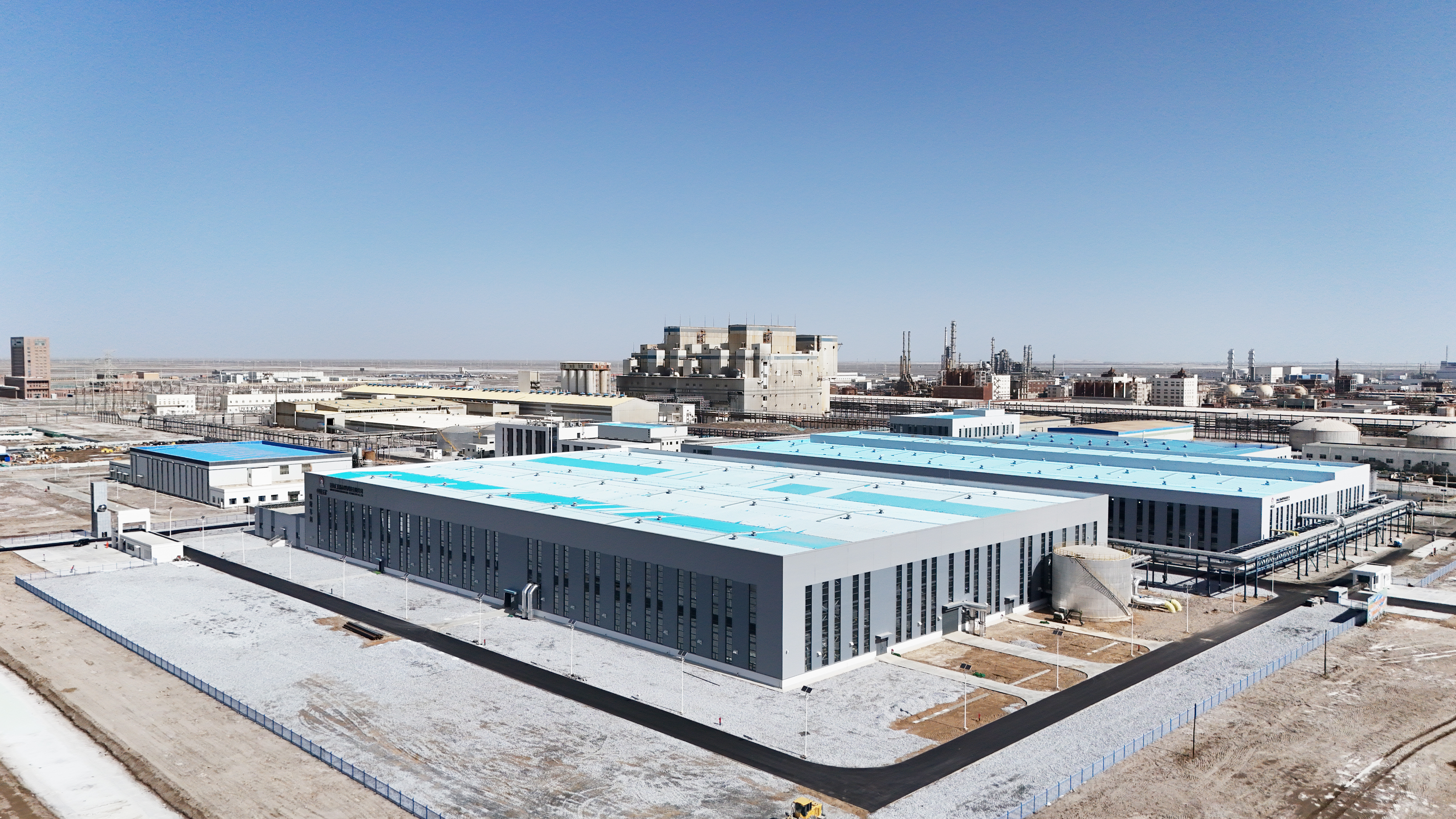 4-中國十七冶承建的2萬噸鋰鹽項目廠區全景